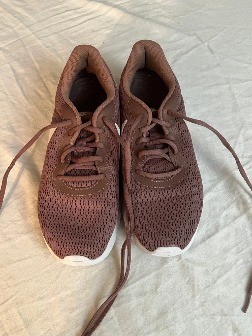 Women's Mesh Lace-Up Sneakers in Mauve Size 9